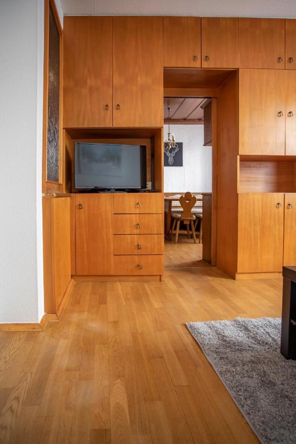 Traditional Old Town Apartment Hall in Tirol Exteriör bild