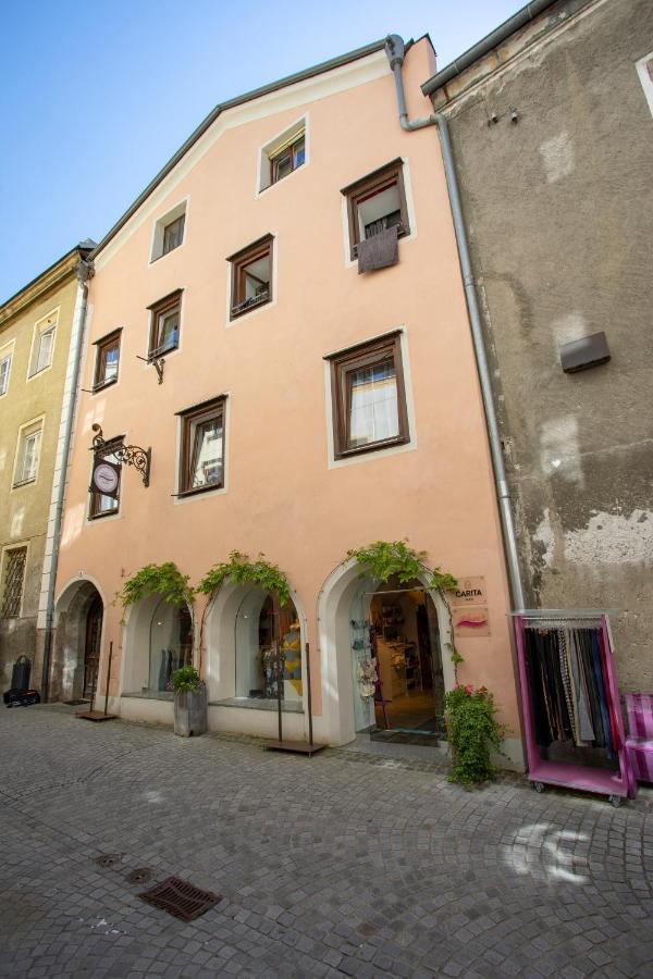 Traditional Old Town Apartment Hall in Tirol Exteriör bild